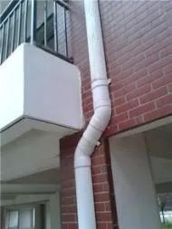 雨水管漏水造成财产损失，物业公司被判赔偿一万七！