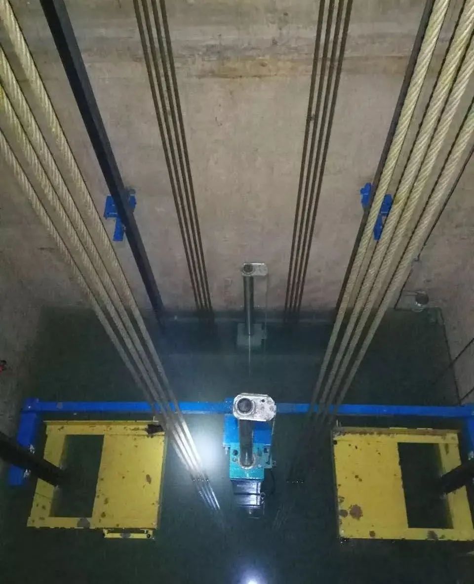 暴雨天电梯防护工作指南