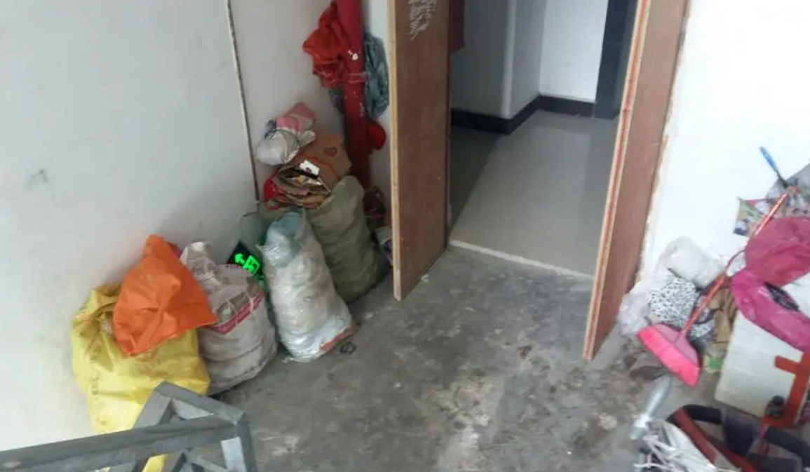 把垃圾放在自家的门口又有什么不可以呢？