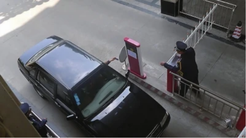 没交物业费，车辆无法进小区！法院判消除妨碍